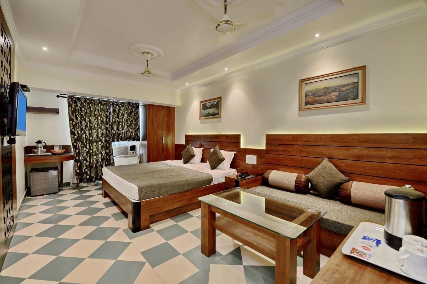 Hotel Pushpak Bhubaneswar Exteriör bild