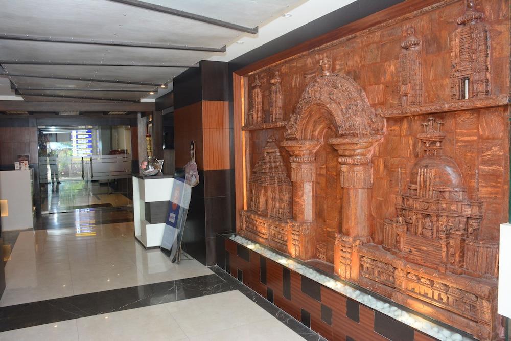 Hotel Pushpak Bhubaneswar Exteriör bild
