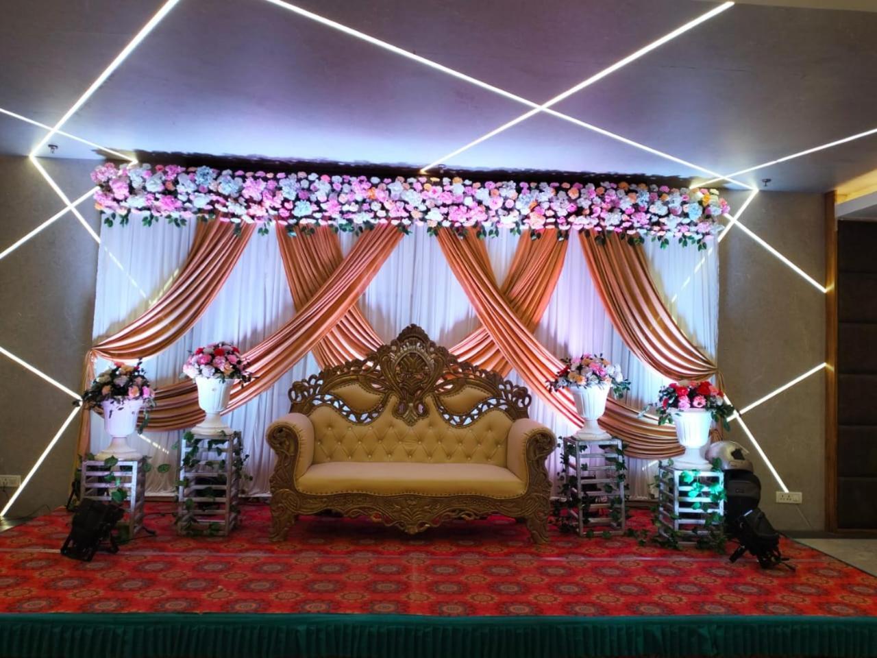 Hotel Pushpak Bhubaneswar Exteriör bild
