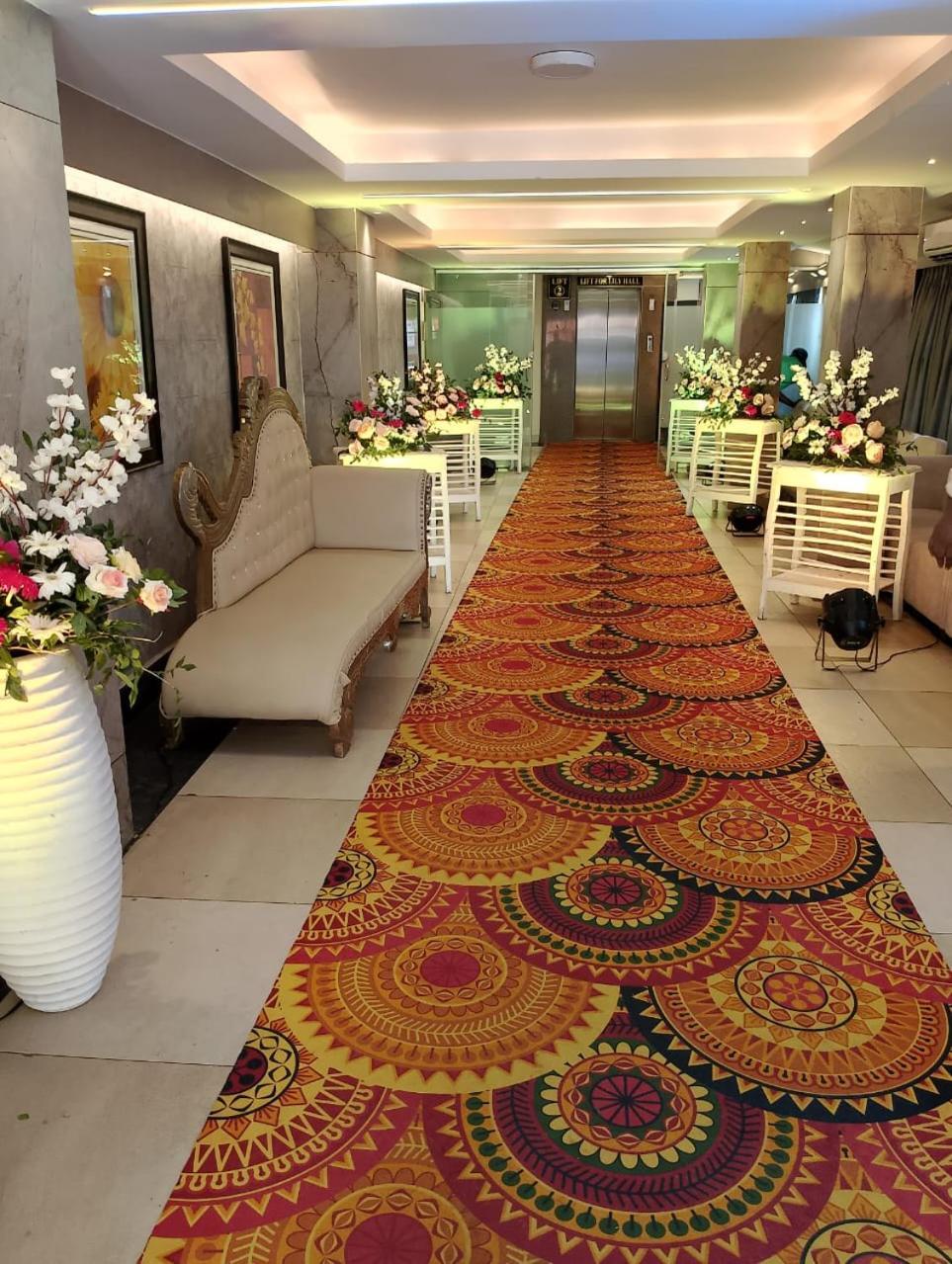Hotel Pushpak Bhubaneswar Exteriör bild