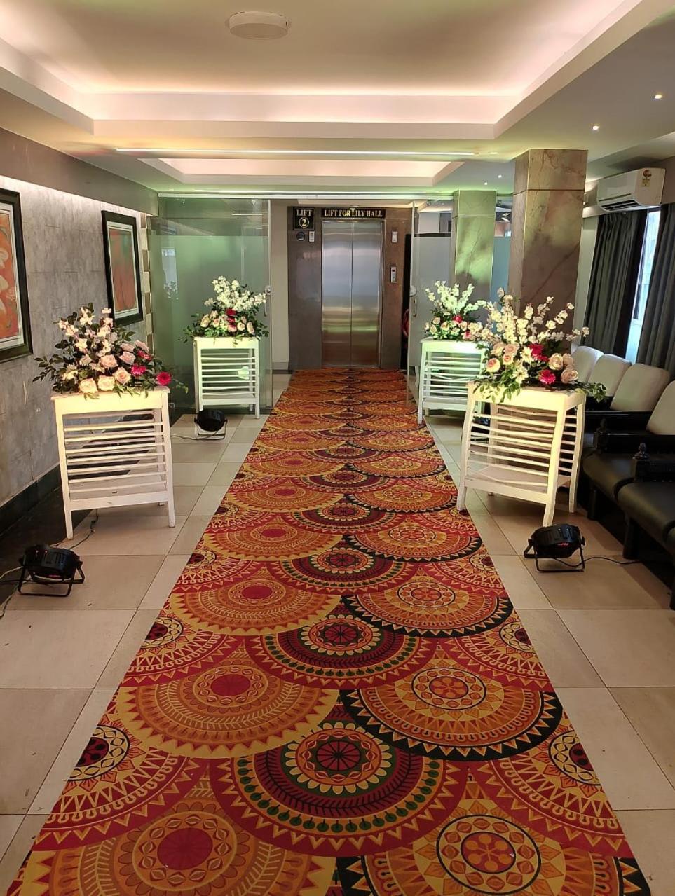 Hotel Pushpak Bhubaneswar Exteriör bild
