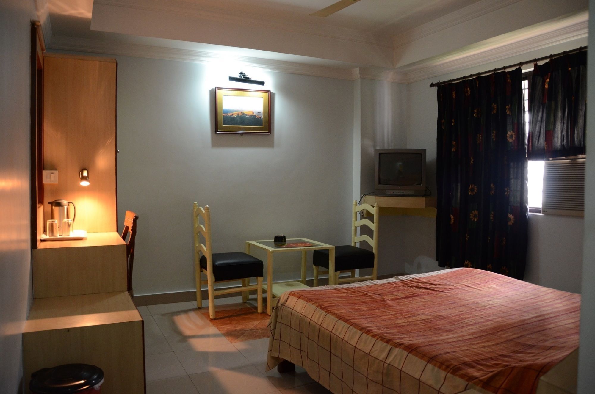 Hotel Pushpak Bhubaneswar Exteriör bild